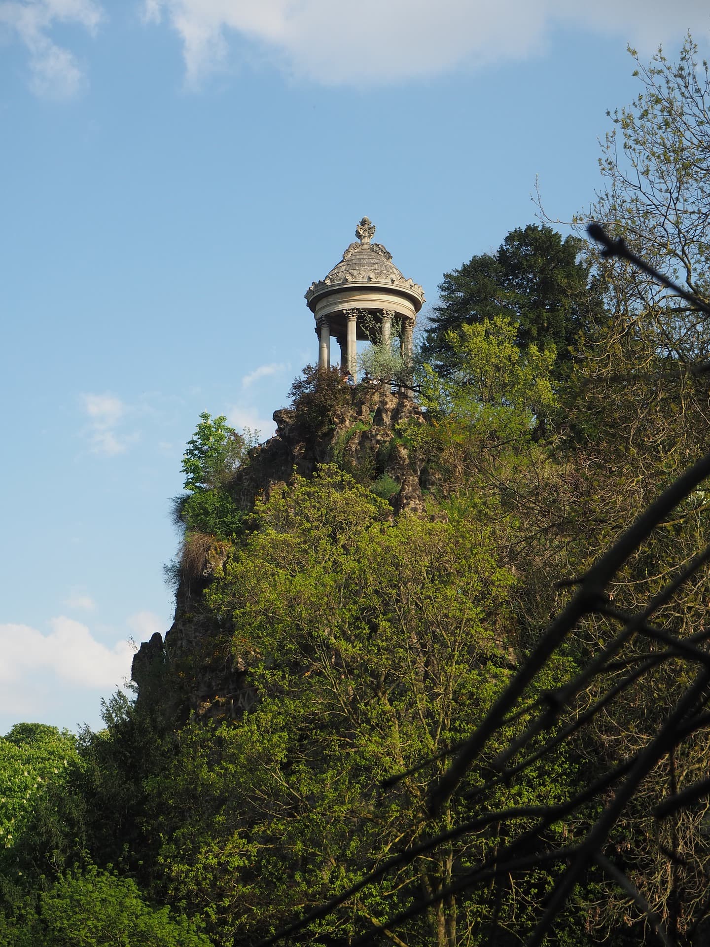 Le kiosque à musique du Parc des Buttes Chaumont à Paris